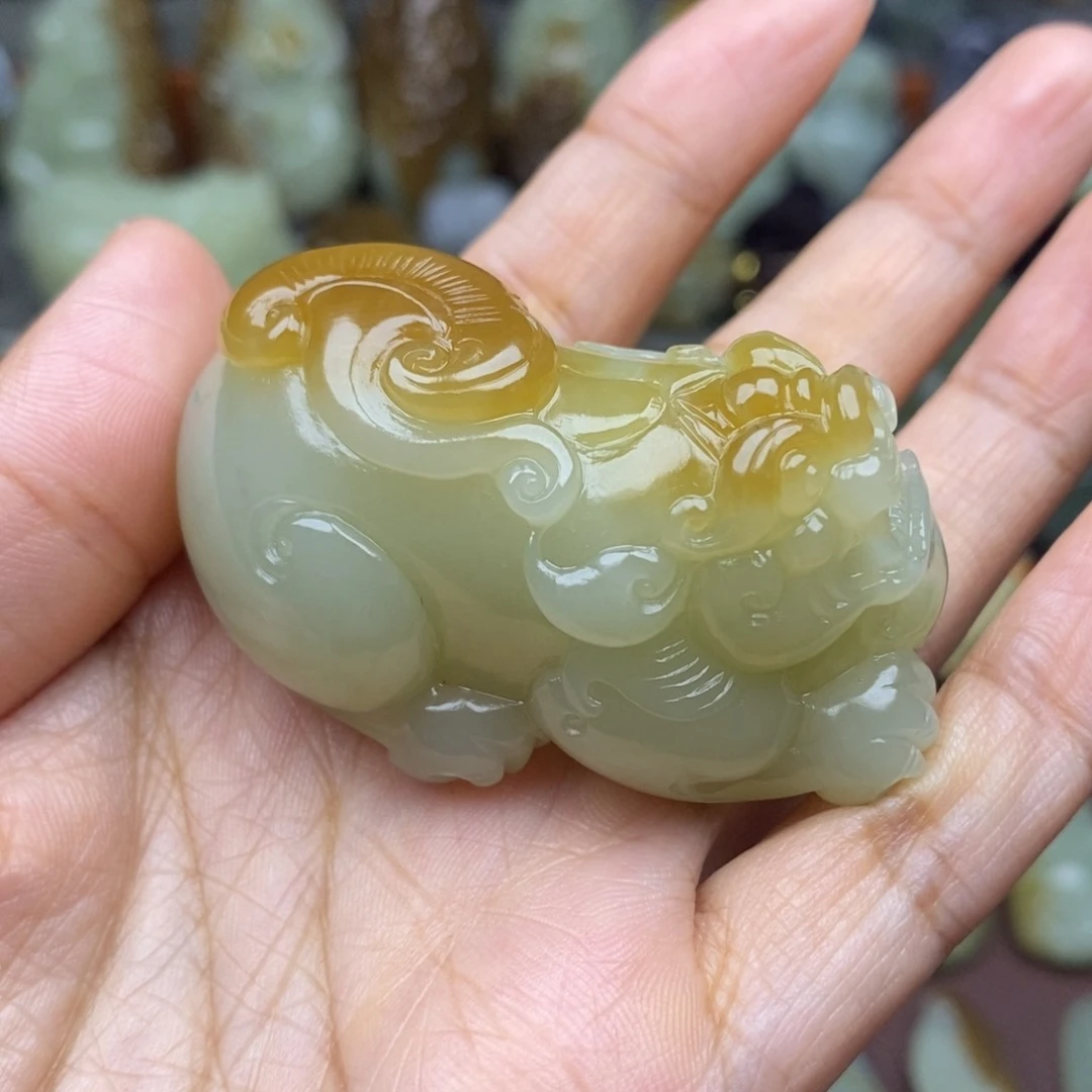 和田玉未镶嵌颈饰姑*