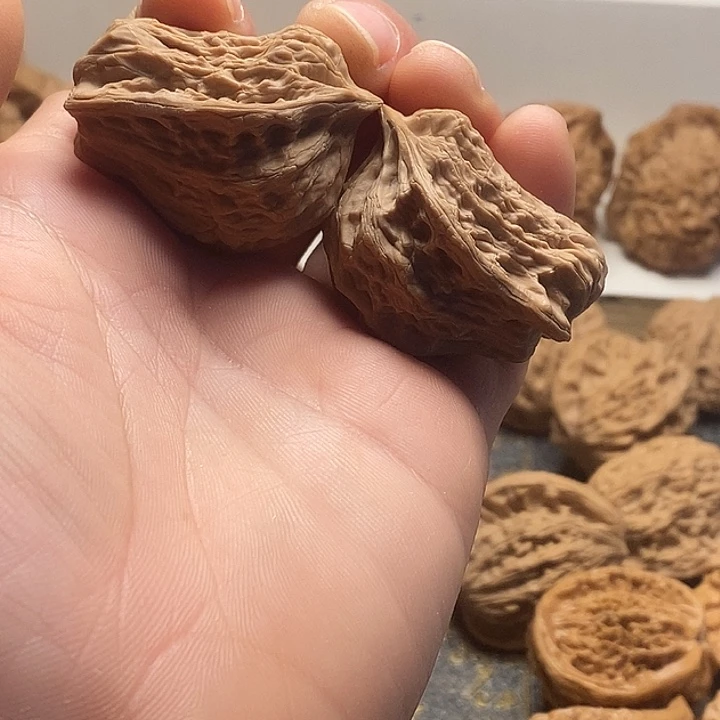 用***8桃核吊坠公子帽小鸟