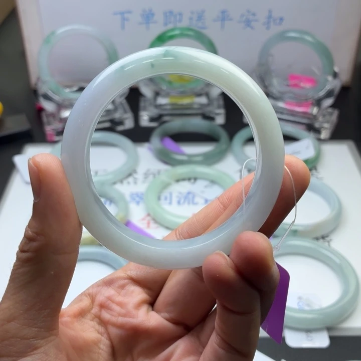 翡翠手镯未镶嵌一*翡翠手镯