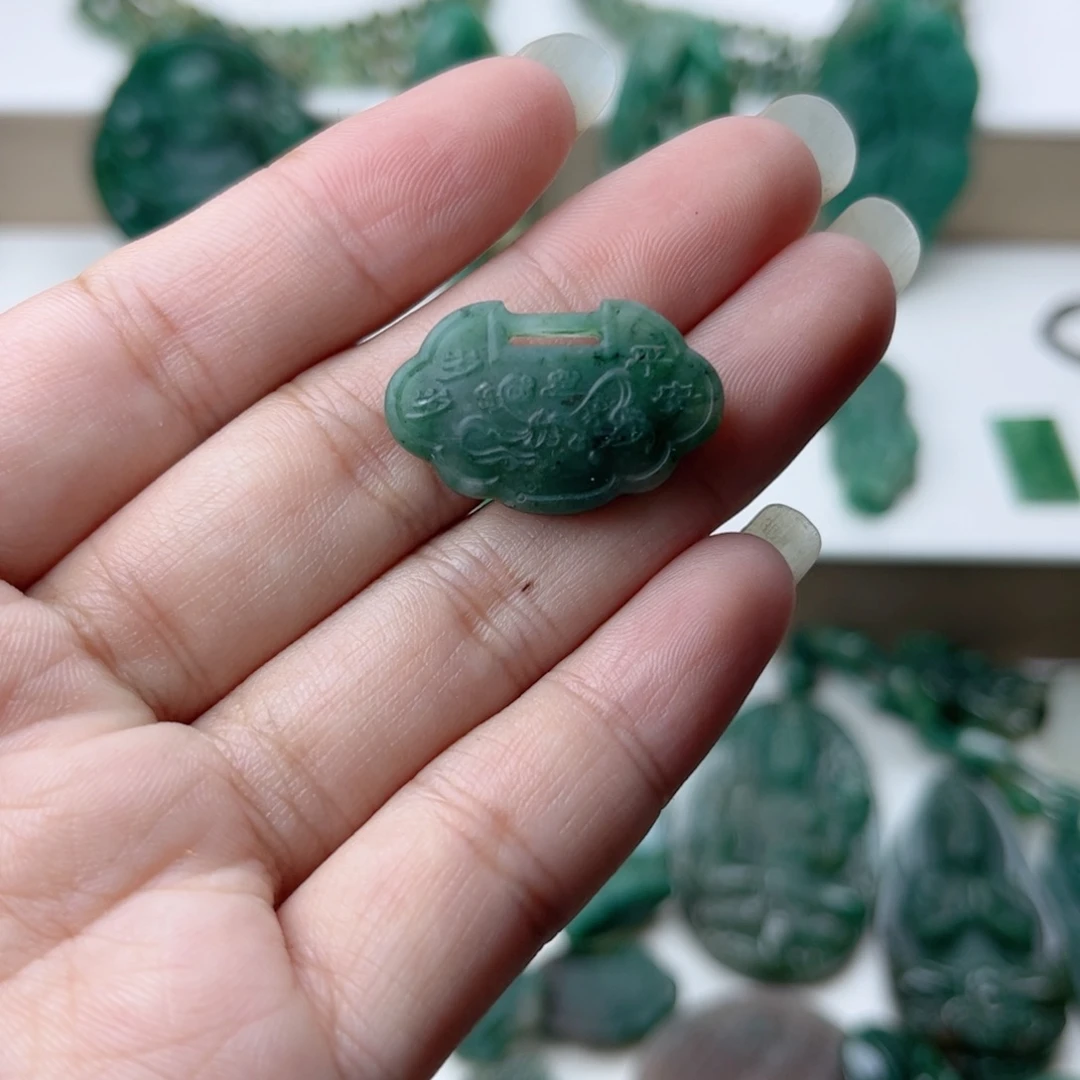 未镶嵌独山玉挂件