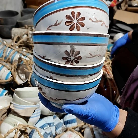 摆件盘子碗茶壶啥都有