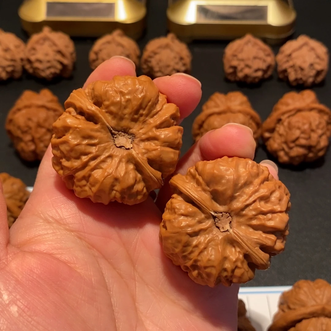 樊***己把件文玩核桃蛤蟆头