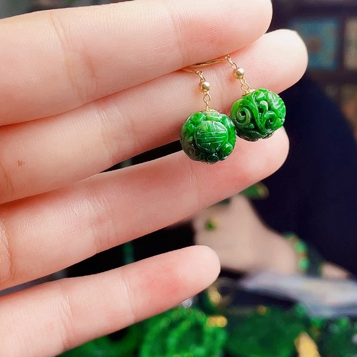 翡翠18K金镶嵌颈饰多样性