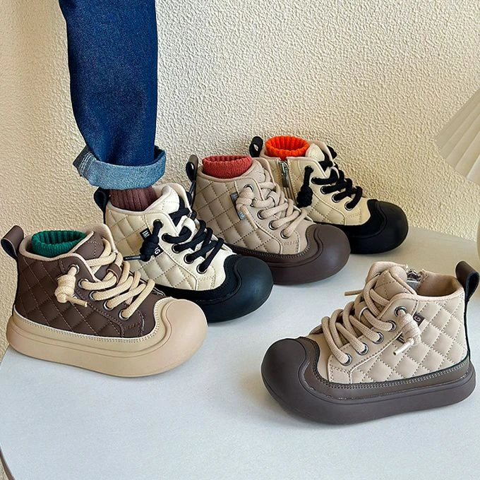 韩版高帮板鞋秋冬新款男童防踢丑萌运动鞋软底女童女宝菱格短靴潮