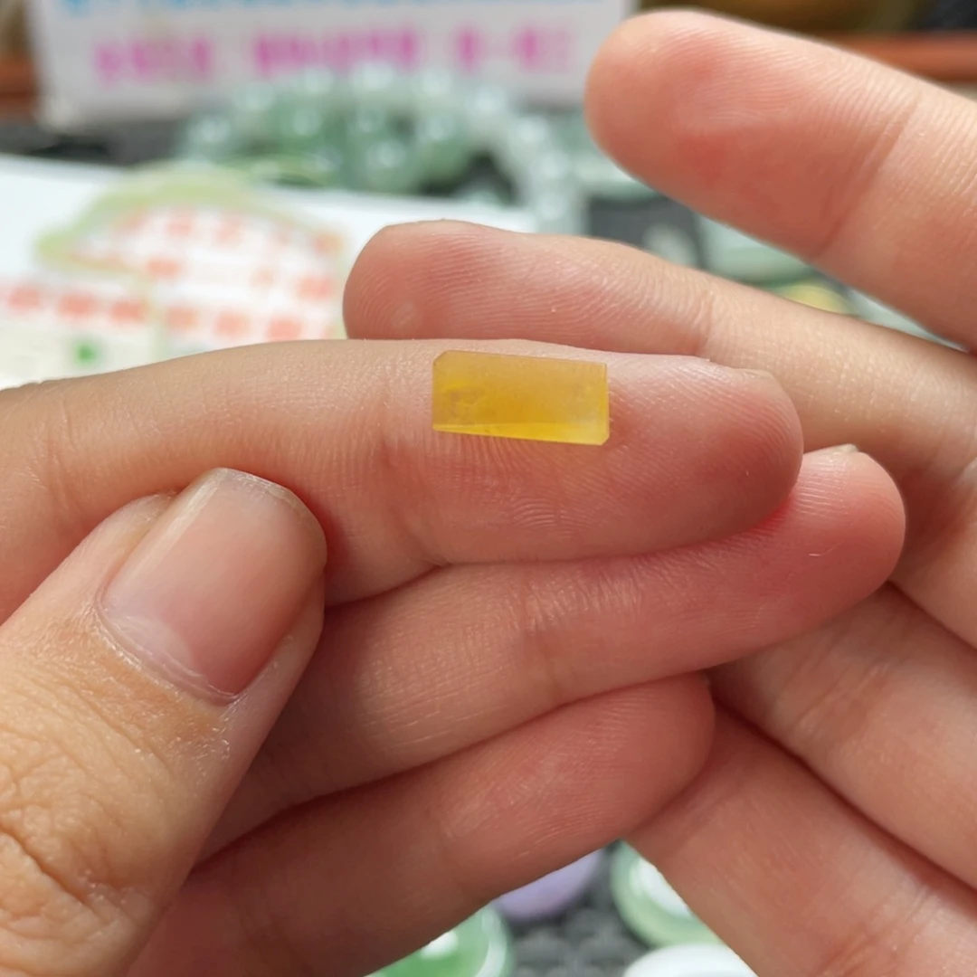 未镶嵌挂件翡翠  翡翠