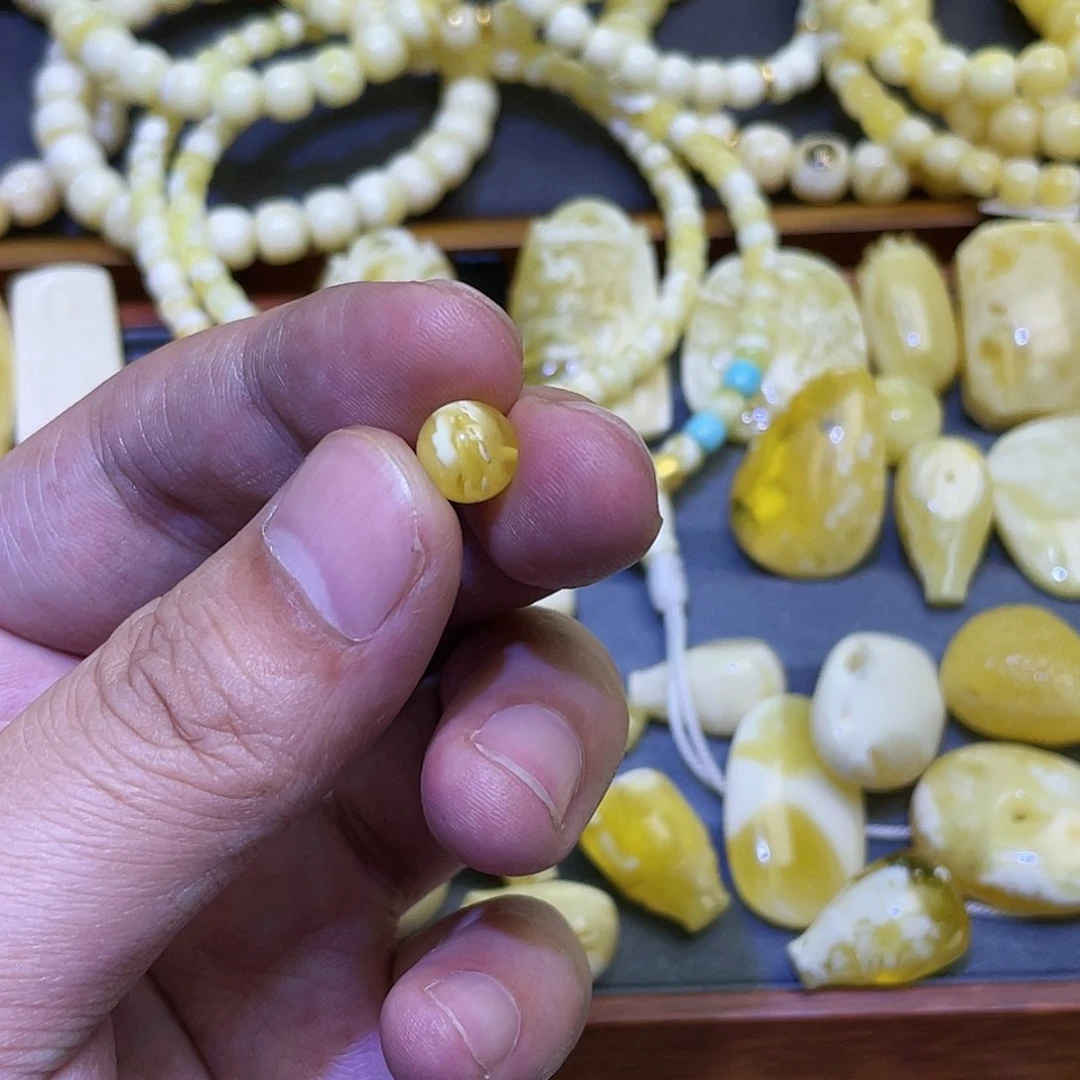 蜜蜡手串未镶嵌禾**青8m瑕疵