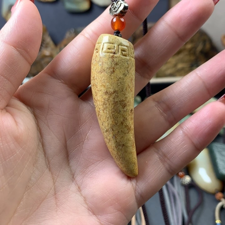 岫岩河磨玉（透闪石质玉）挂件未镶嵌