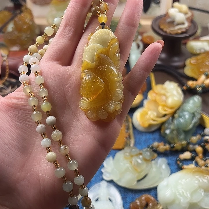 蛇纹石玉合金颈饰