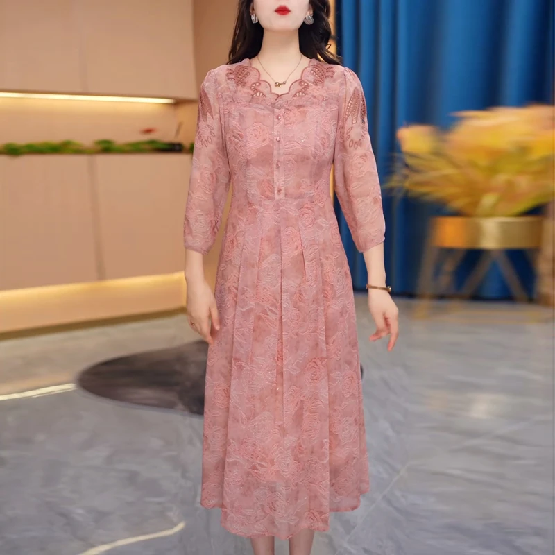 高端时尚镂空气质优雅连衣裙2025秋季新款显瘦遮肉减龄中长款裙子