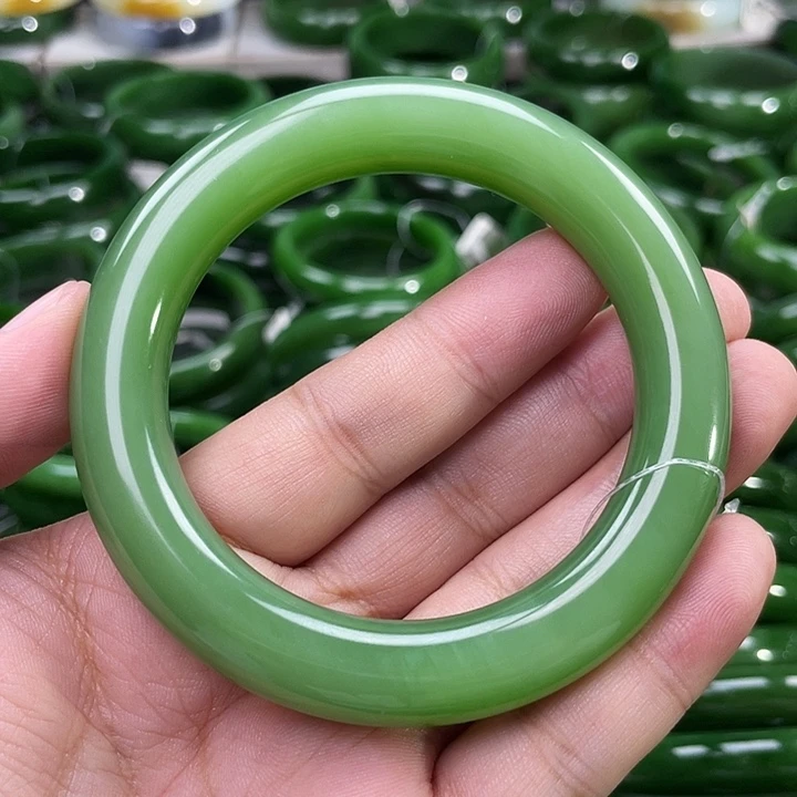 未镶嵌手镯和田玉（碧玉）