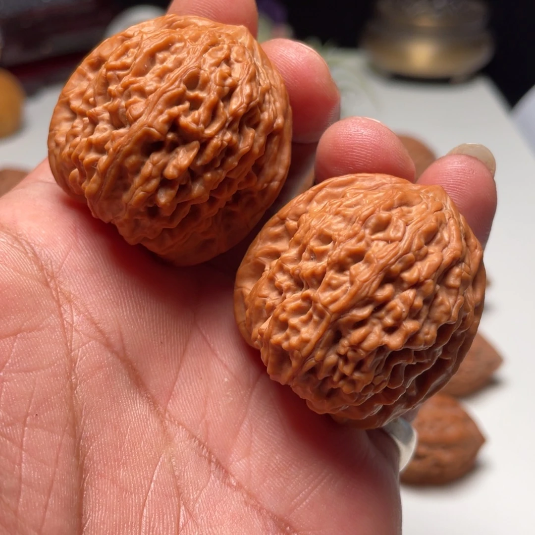 文玩核桃吊坠火麒麟