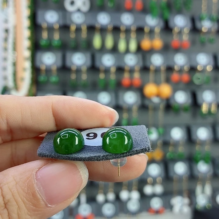 和田玉18K金镶嵌耳饰