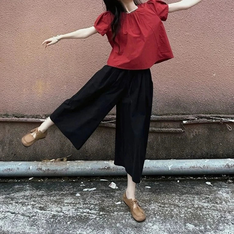 小个子减龄洋气穿搭红色娃娃衫搭配阔腿裤女款时尚显瘦