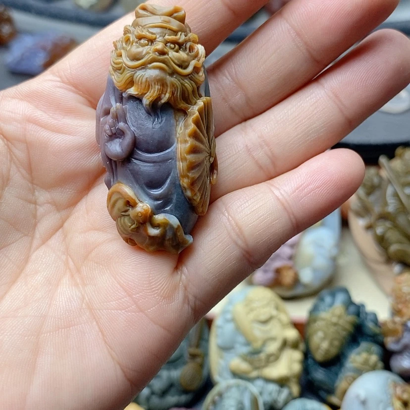 【闪购商品】定制石英质玉吊坠未镶嵌越***?