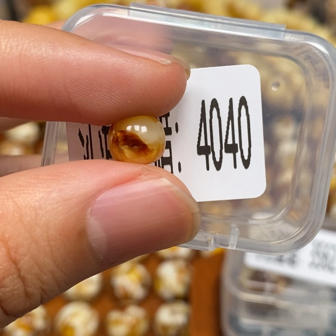 蜜蜡未镶嵌珠宝奇石4040