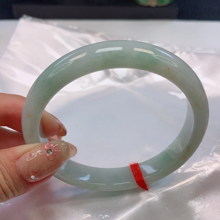 翡翠手镯未镶嵌58圈