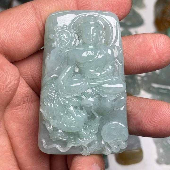 翡翠未镶嵌颈饰御龙大日