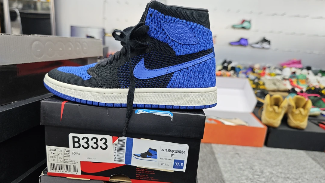 nike aj1 皇家蓝运动鞋 37.5码 全新原盒 11.27 guai B333