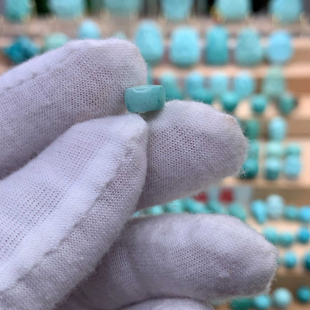 绿松石未镶嵌珠宝奇石原矿绿松石直切配饰