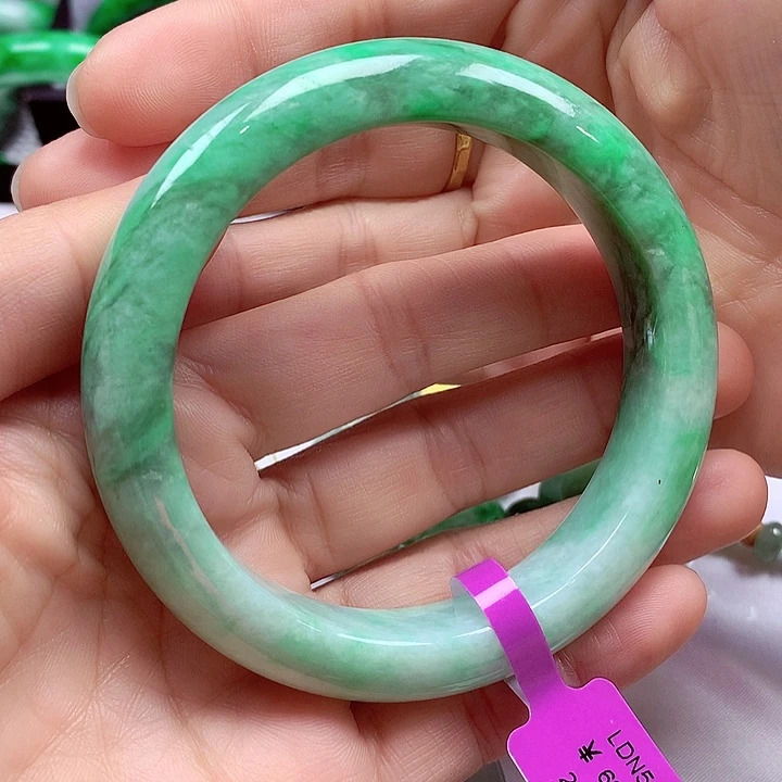 翡翠未镶嵌手镯翡翠