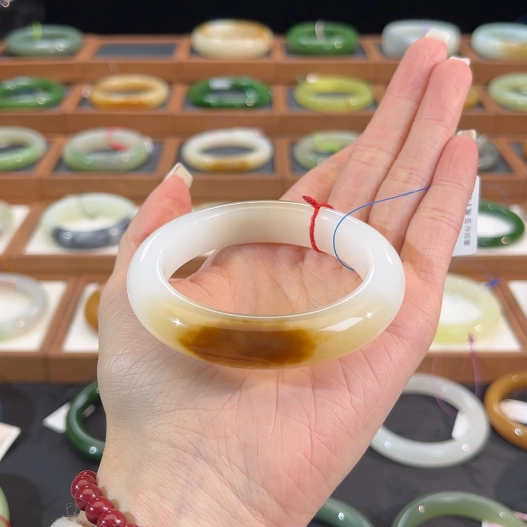 和田玉未镶嵌手镯糖白