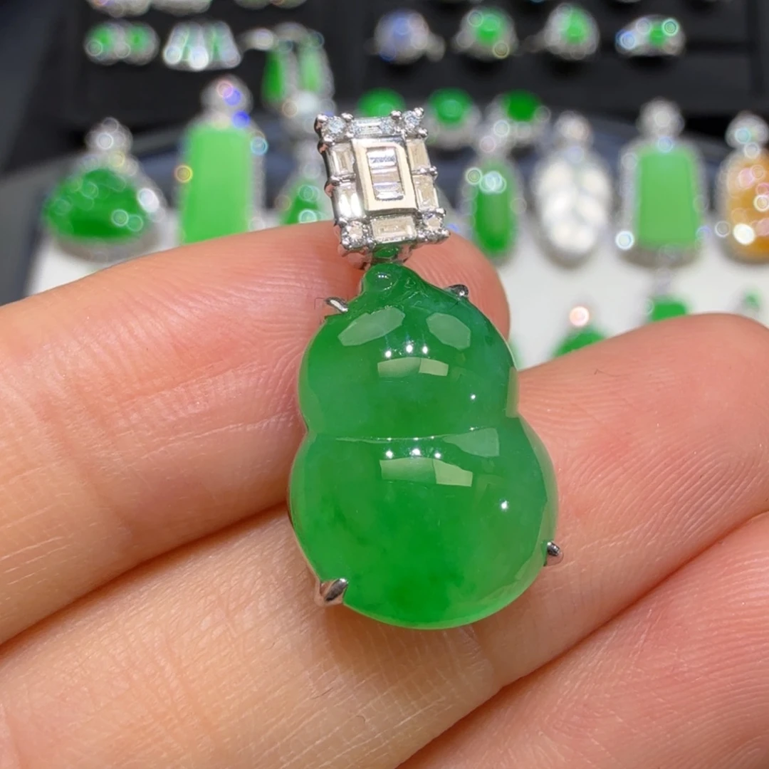 翡翠18K金镶嵌颈饰收到货48小时鉴赏期