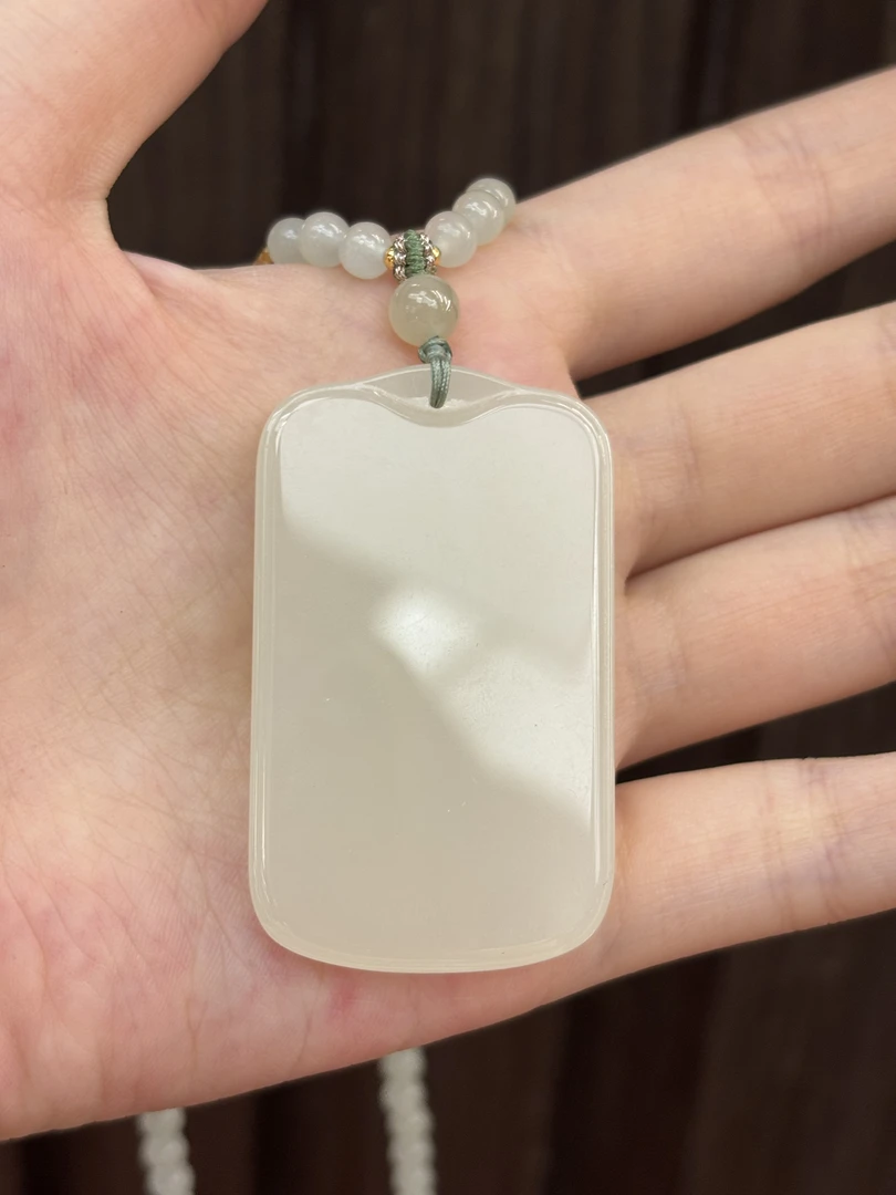 052202WM和田玉青海料无事牌吊坠规格：50*30*6多样性发其一