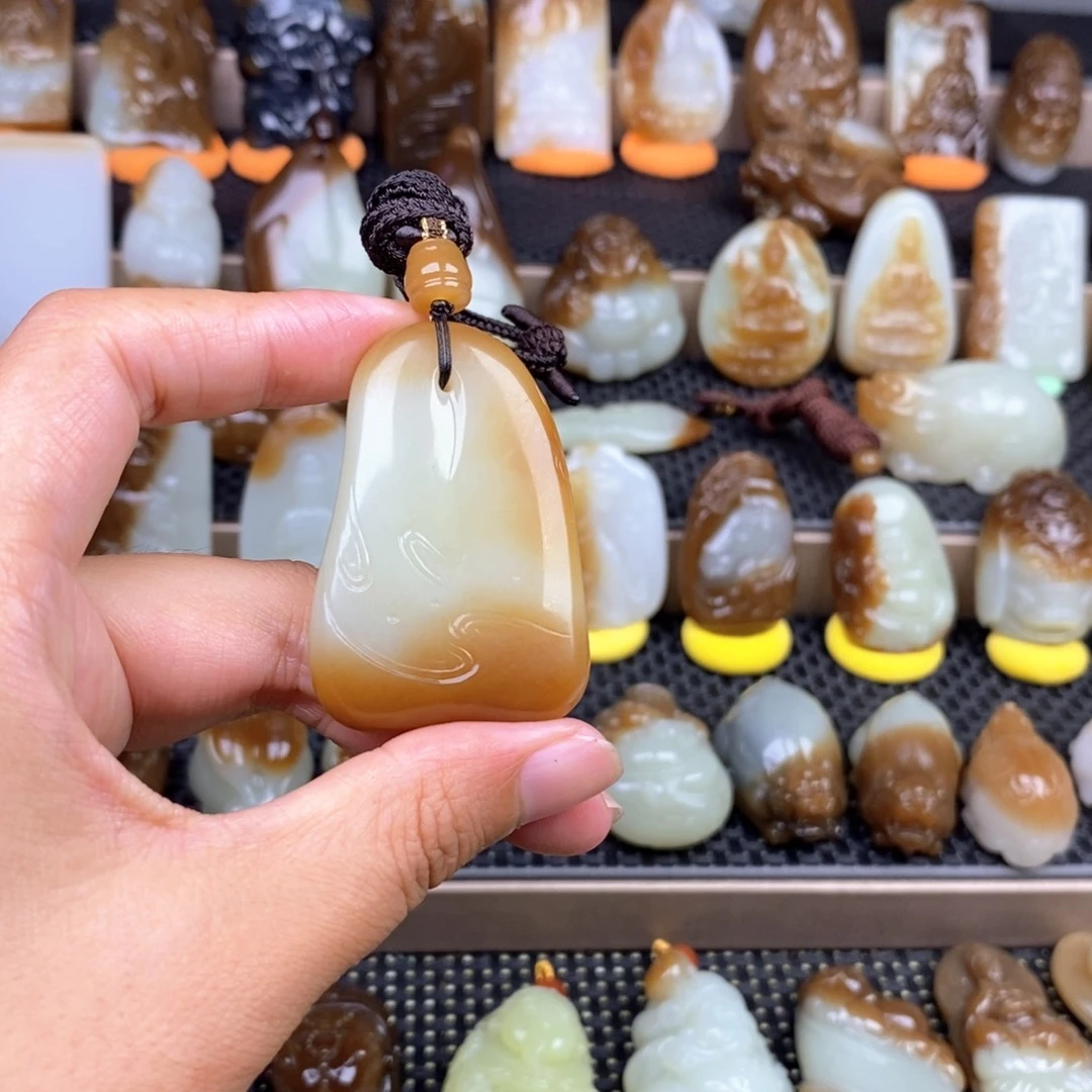 蓦***首颈饰未镶嵌和田玉