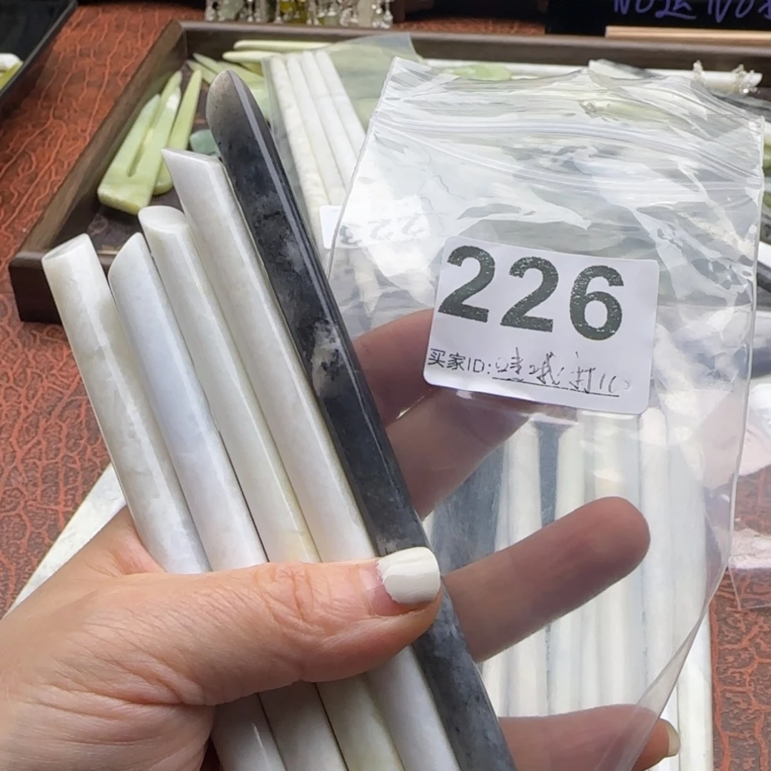 哇****未镶嵌蛇纹石玉发饰