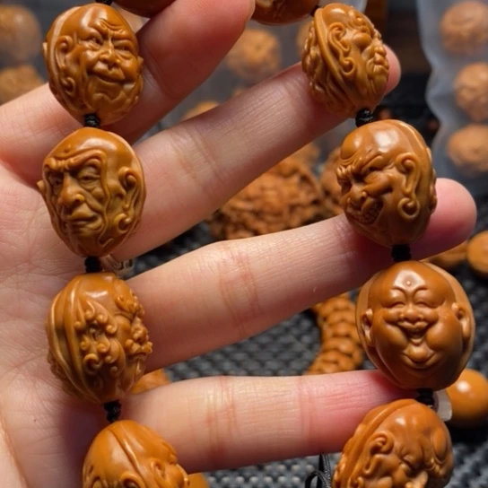 橄榄核吊坠子山罗汉