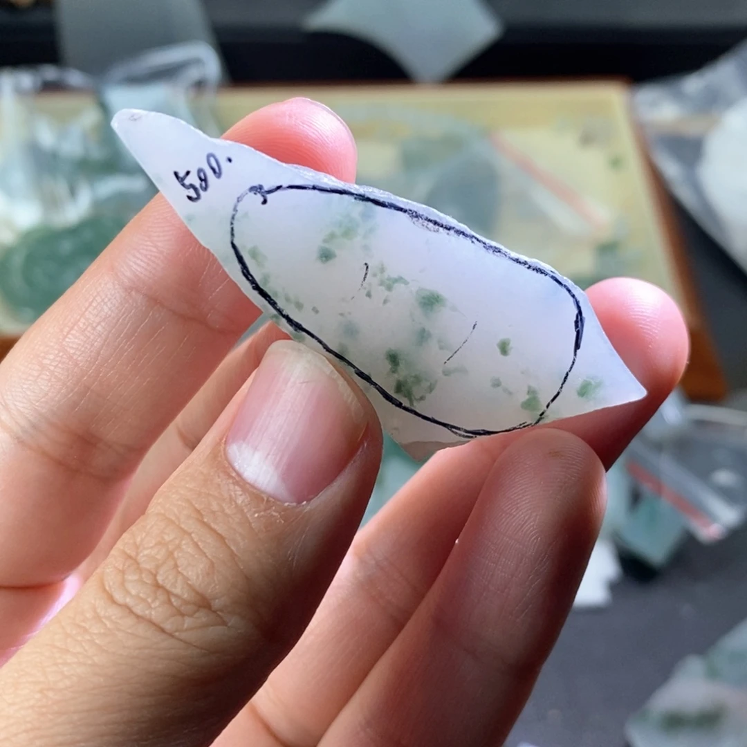 翡翠未镶嵌颈饰定制