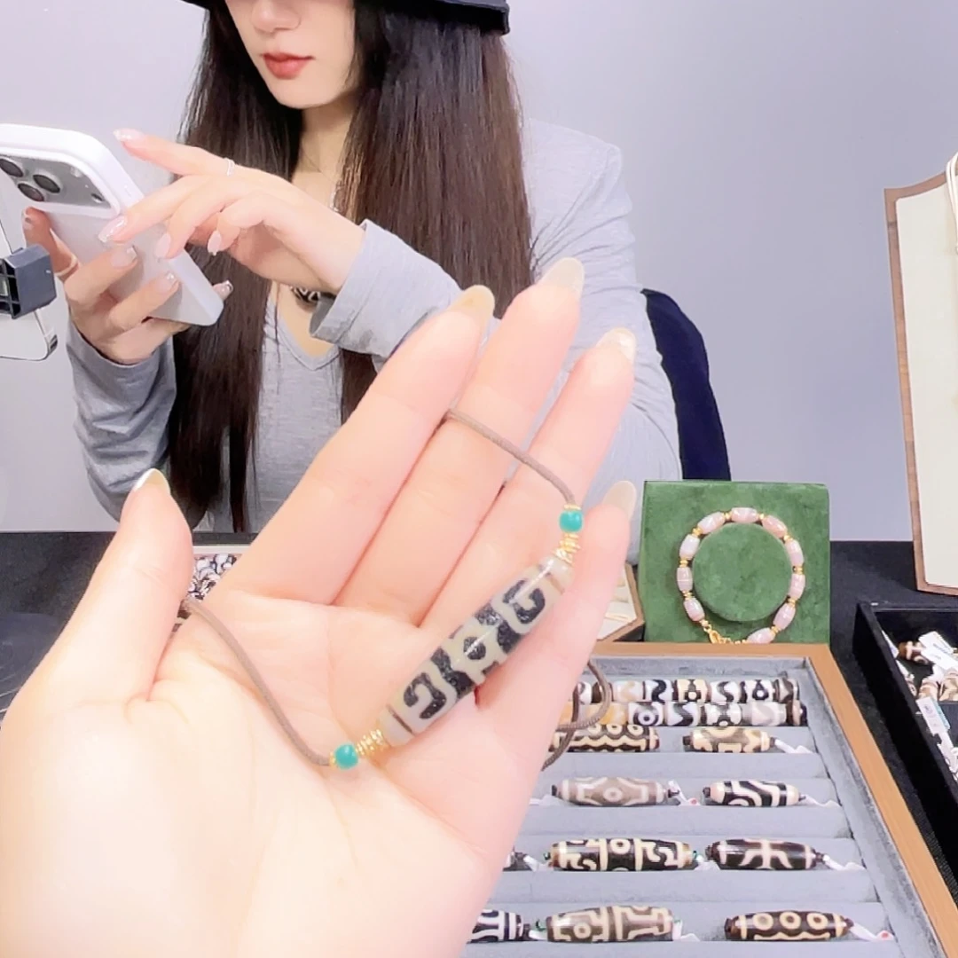 慕****玛瑙/玉髓未镶嵌珠宝半成品