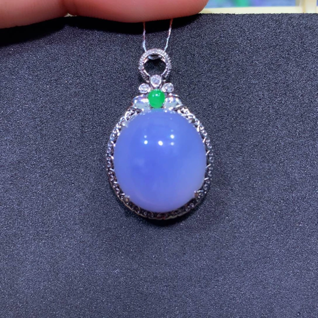 翡翠18K金镶嵌颈饰翡翠