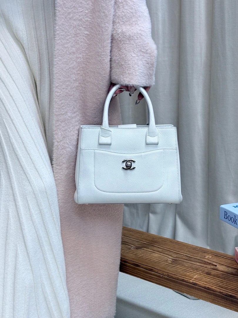 95新 Chanel/香奈儿 chanel 白色mini小手提包