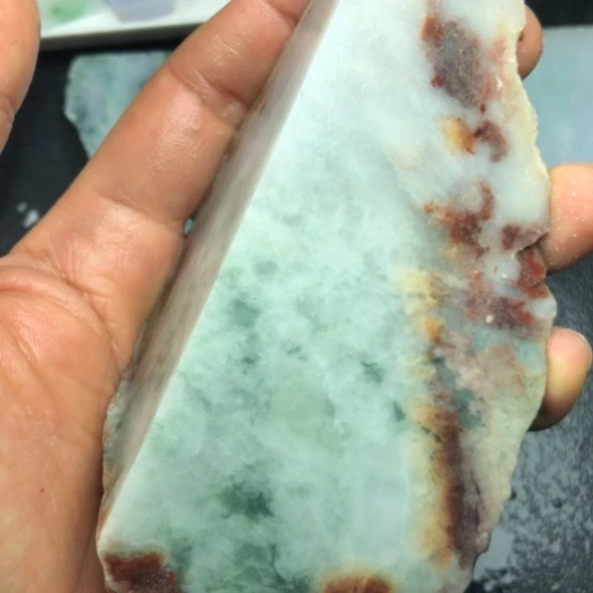 翡翠未镶嵌颈饰裸石