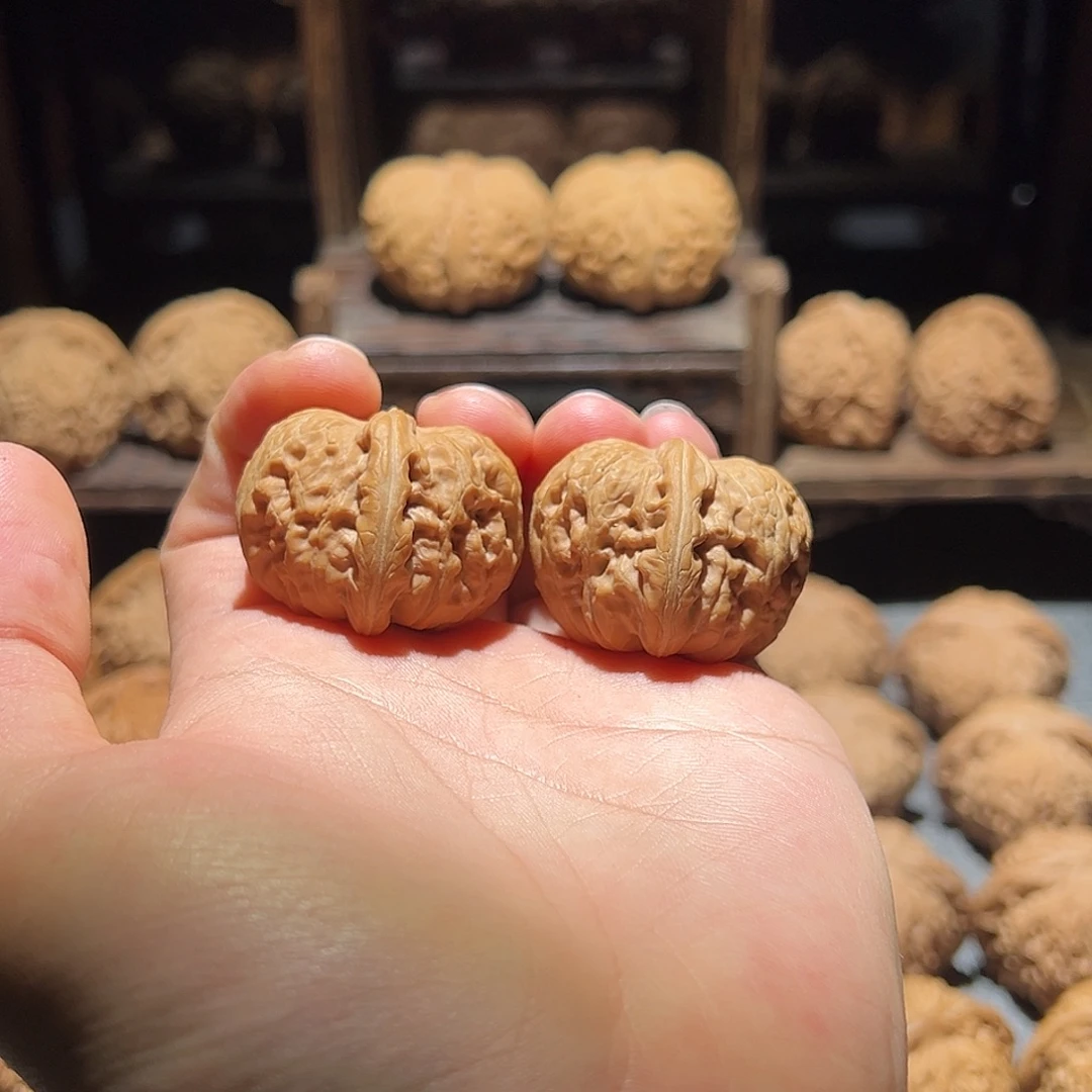 文玩核桃吊坠35元宝