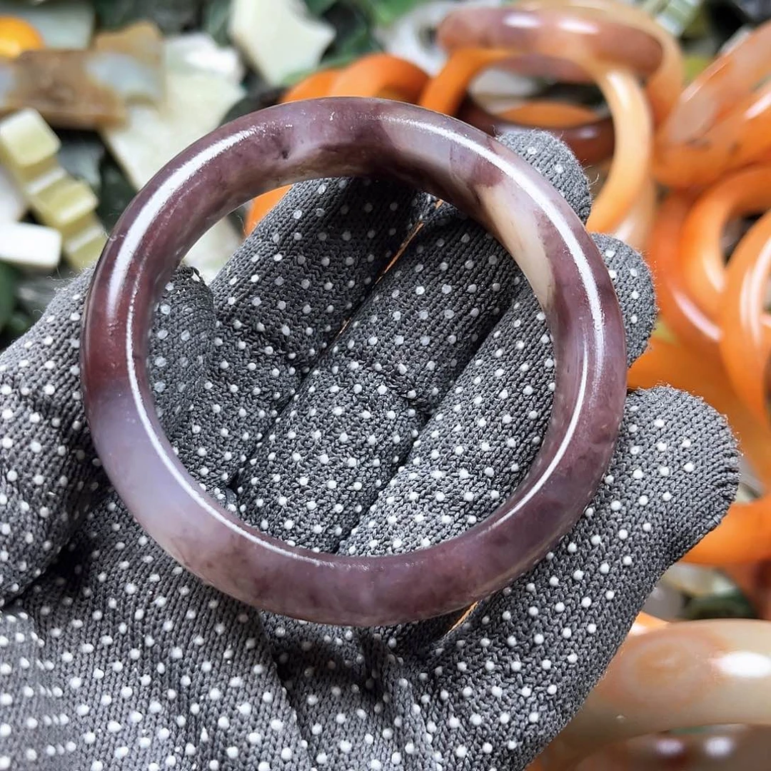 未镶嵌石英质玉（黄龙玉）颈饰58