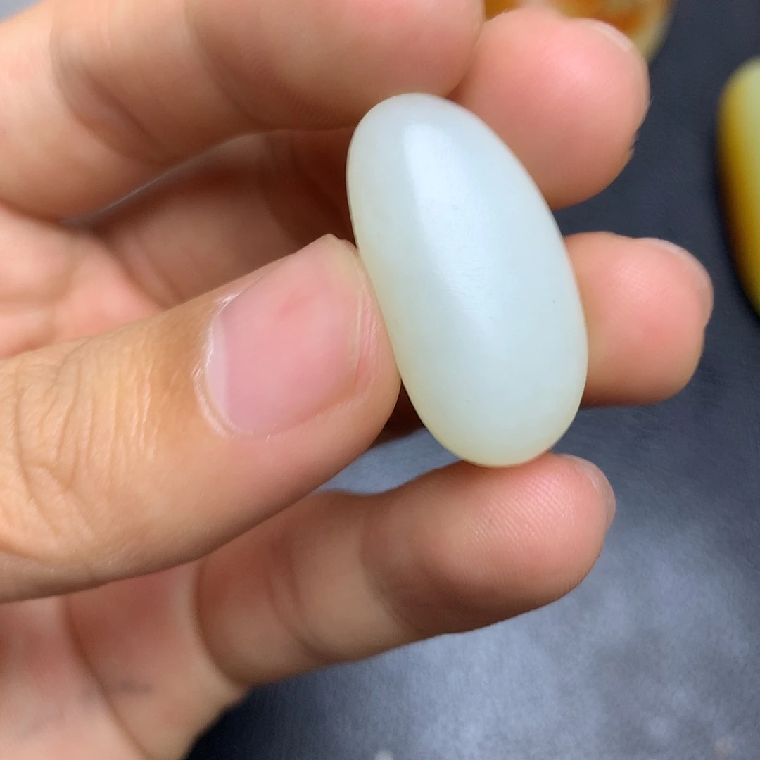 未镶嵌和田玉（糖玉）挂件