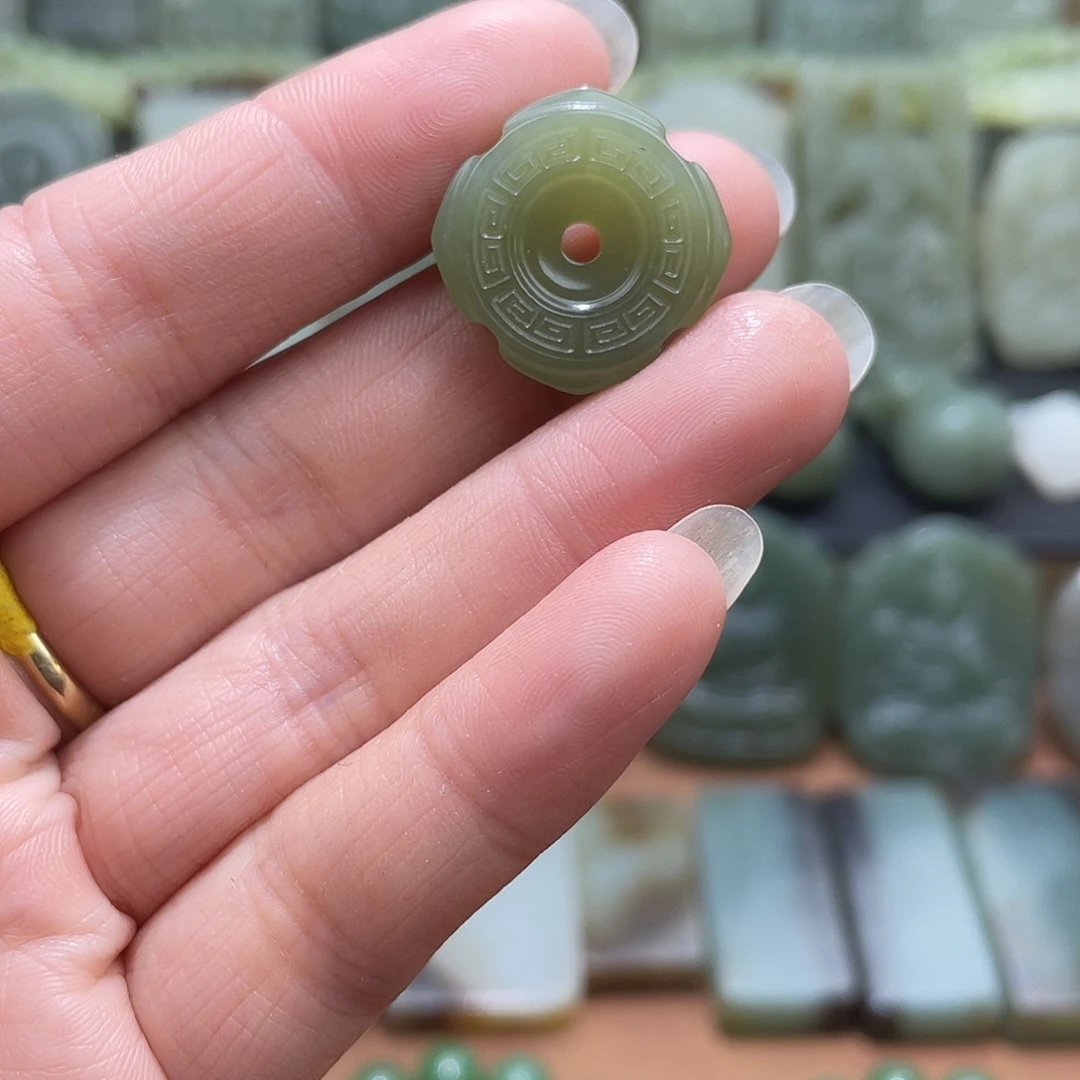 和田玉未镶嵌吊坠(不含链)