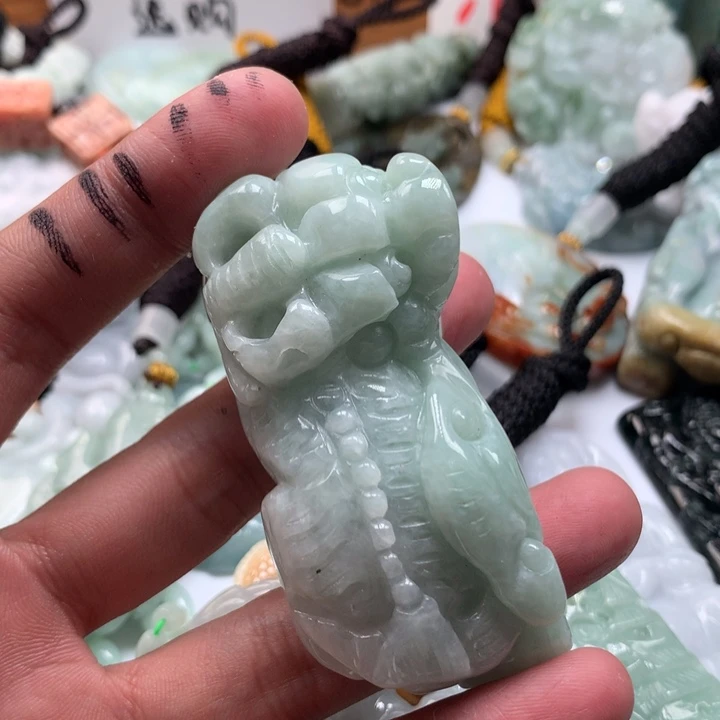翡翠未镶嵌颈饰保真天然a货翡翠