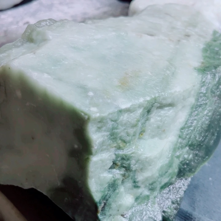 和田玉（糖玉）未镶嵌珠宝奇石