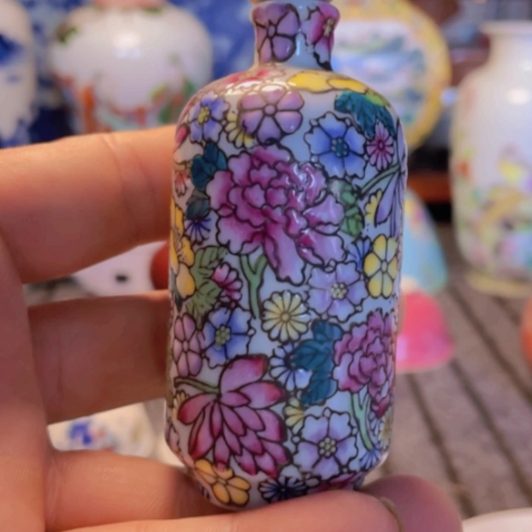 【闪购商品】摆件粉彩百花不落地，鼻烟壶一个