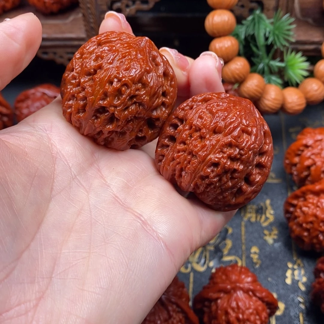 C***n文玩核桃吊坠绣球a111号