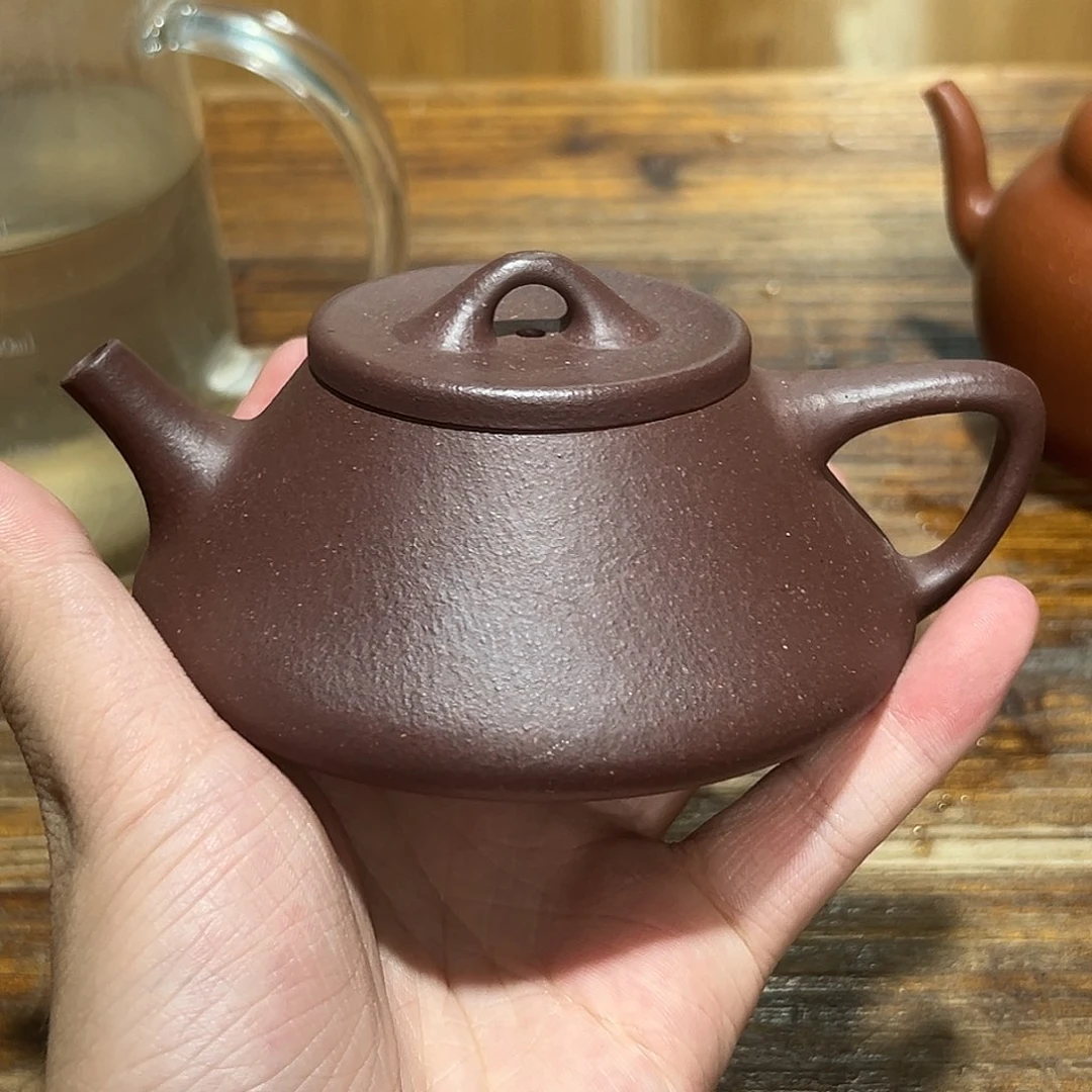 茶壶紫砂紫砂的味道很