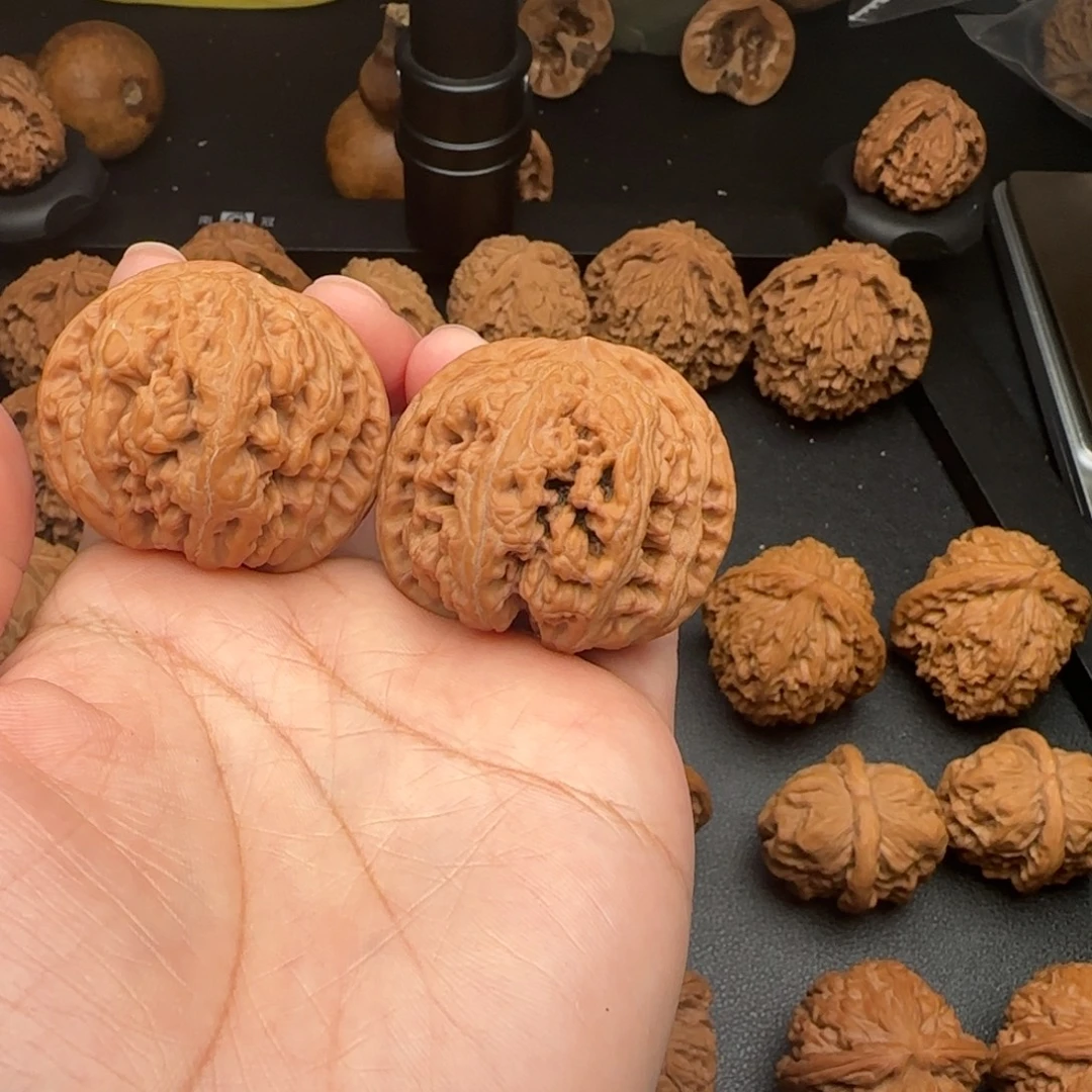 43尺微瑕尖大粗筋