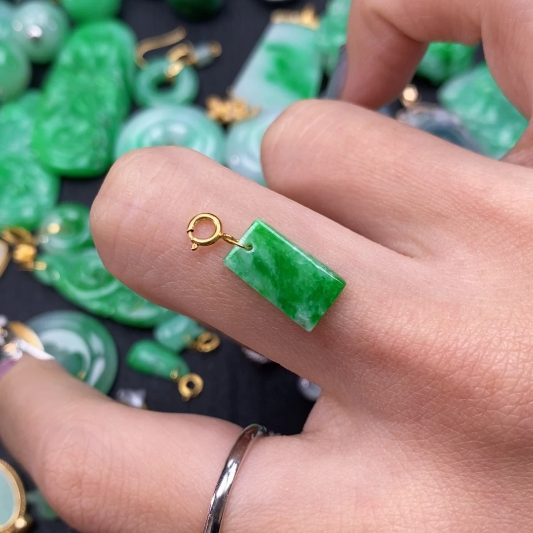 翡翠颈饰18K金镶嵌翡翠