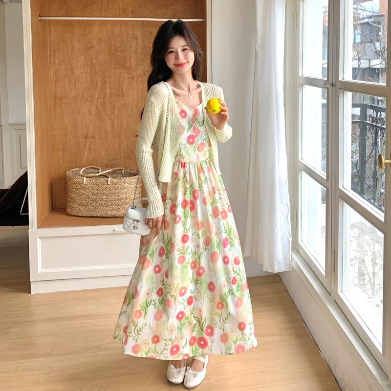 针织开衫碎花吊带连衣裙套装女春秋少女风穿搭独特减龄漂亮两件套