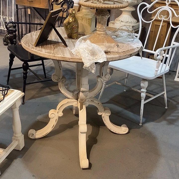 有机玻璃法式雕刻桌腿桌子