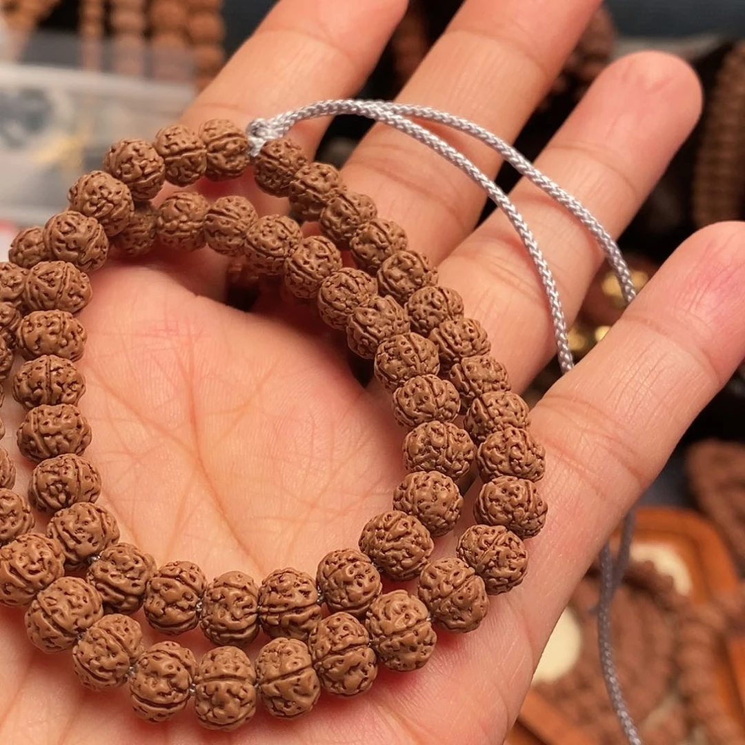 东***就金刚菩提把件闷墩树王手持