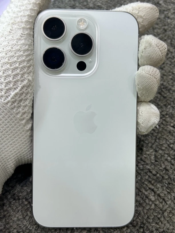 99新 Apple/苹果 苹果15pro 白色 128g